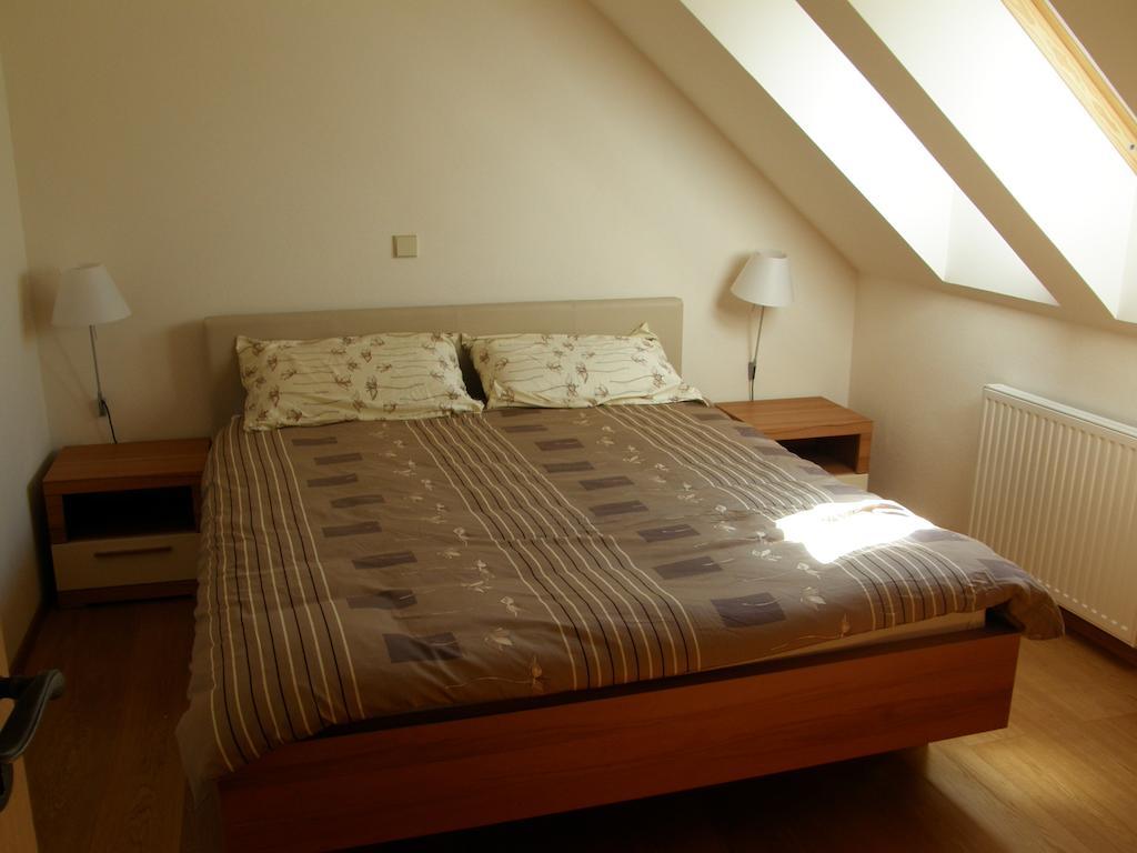Apartments Vrdjan Cerknica Oda fotoğraf